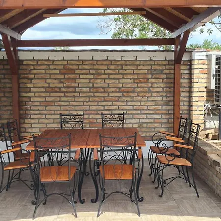 Tiva Kucazaodmor-fruska Gora Holiday home