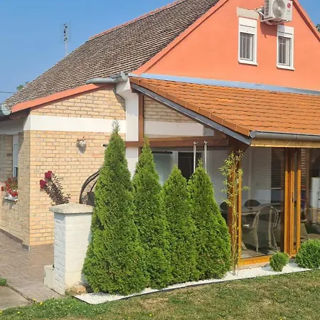 Tiva Kucazaodmor-fruska Gora Holiday home Suljam