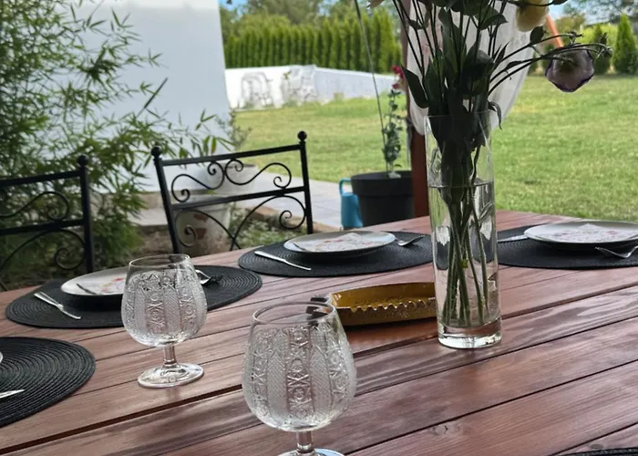 Tiva Kucazaodmor-fruska Gora بيت للعطل *