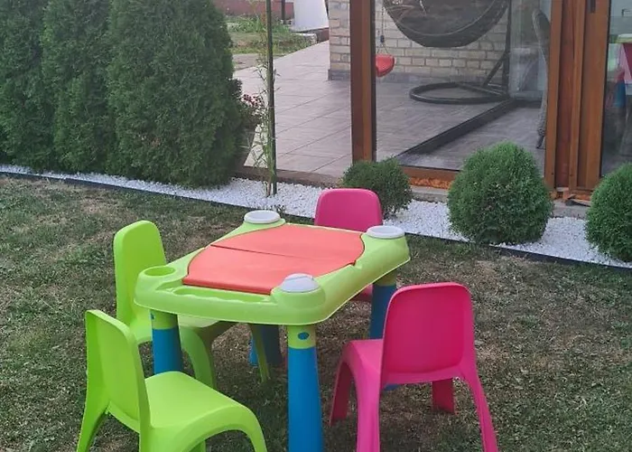 Tiva Kucazaodmor-fruska Gora بيت للعطل *