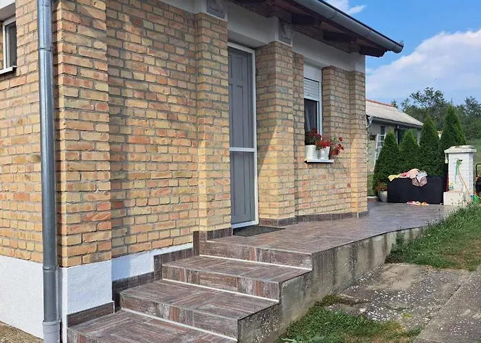 Tiva Kucazaodmor-fruska Gora بيت للعطل Suljam