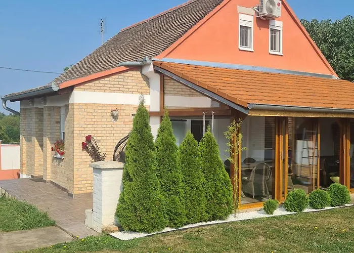 Tiva Kucazaodmor-fruska Gora بيت للعطل Suljam