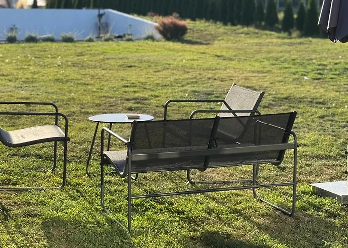 Tiva Kucazaodmor-fruska Gora بيت للعطل *